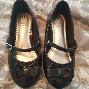 SOLD: Girls black dress shoes size 11